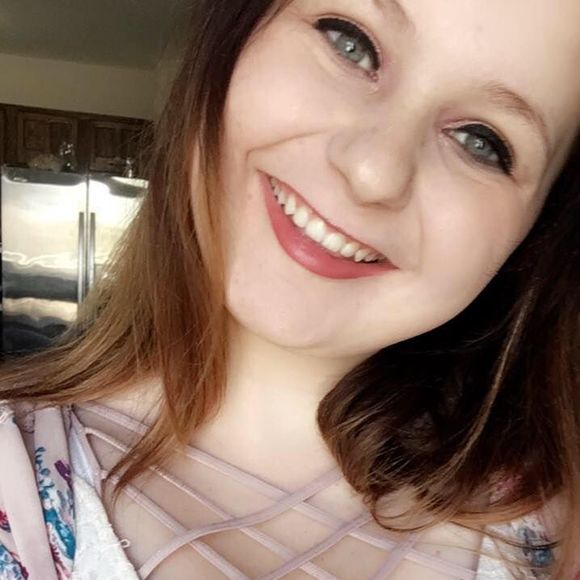 Meet your Posher, Taylor - Picture 1 of 1